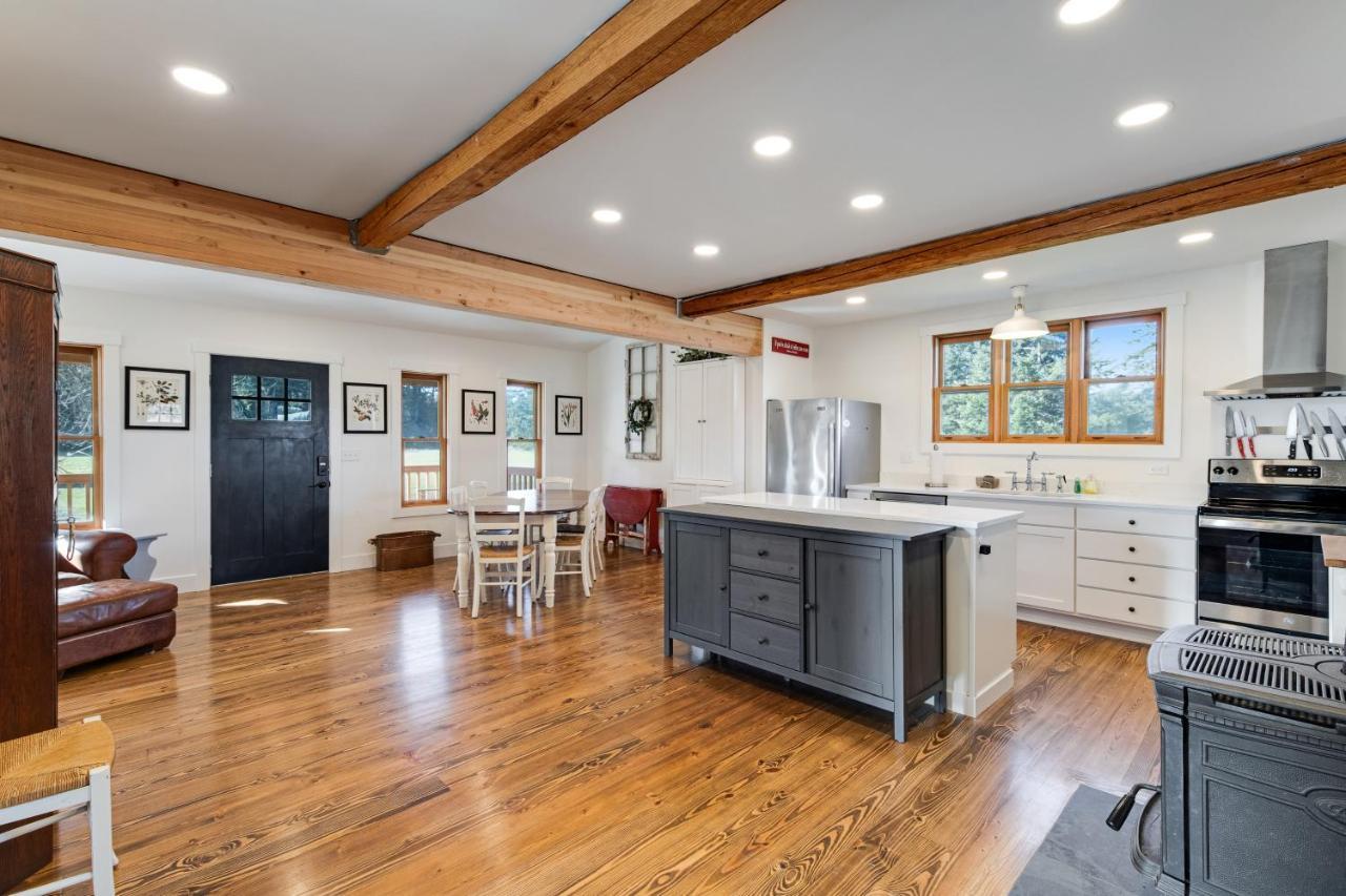 Historic Officer'S Farmhouse At Olf Coupeville Bagian luar foto